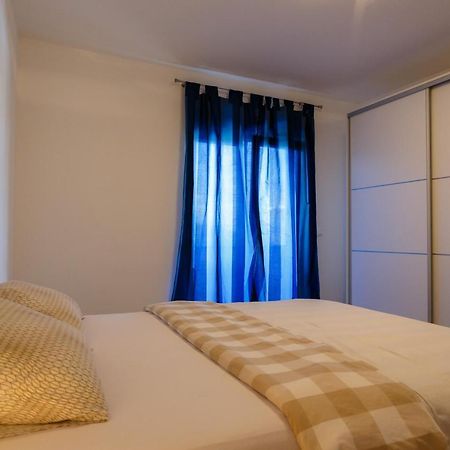 Villa Mirela Apartment เวอร์บนิค ภายนอก รูปภาพ