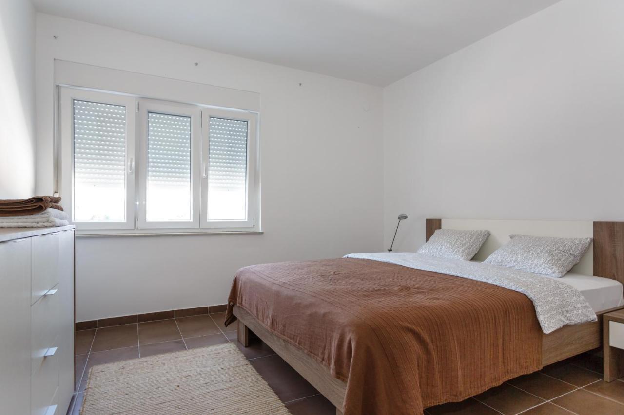Villa Mirela Apartment เวอร์บนิค ภายนอก รูปภาพ