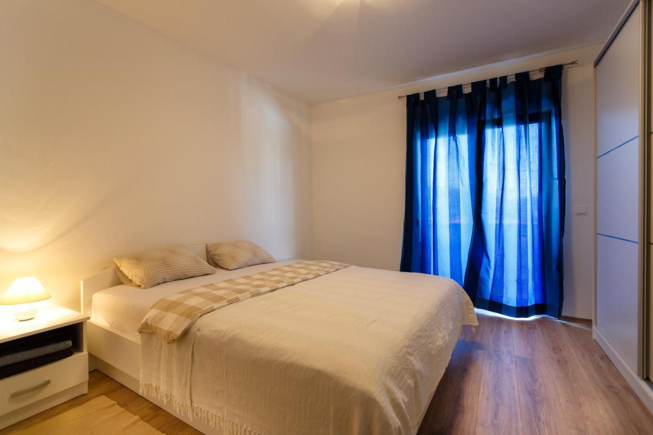 Villa Mirela Apartment เวอร์บนิค ภายนอก รูปภาพ