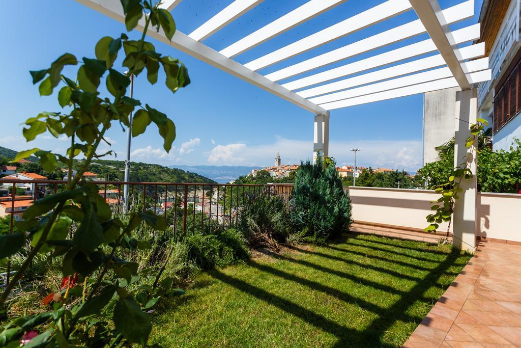 Villa Mirela Apartment เวอร์บนิค ภายนอก รูปภาพ