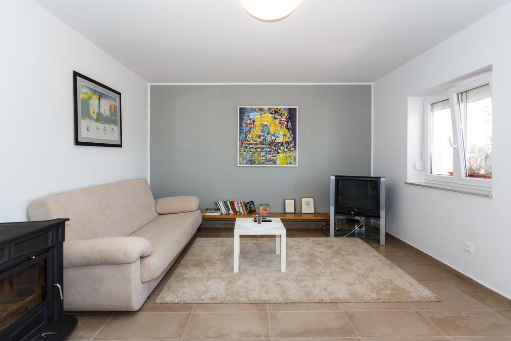 Villa Mirela Apartment เวอร์บนิค ภายนอก รูปภาพ