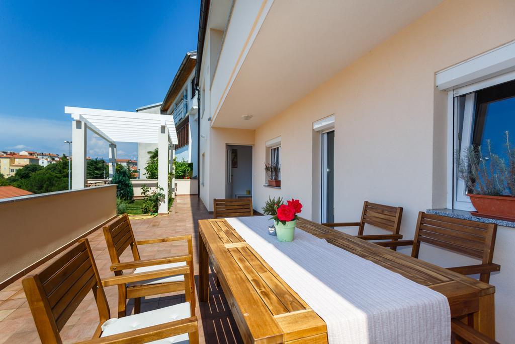 Villa Mirela Apartment เวอร์บนิค ภายนอก รูปภาพ