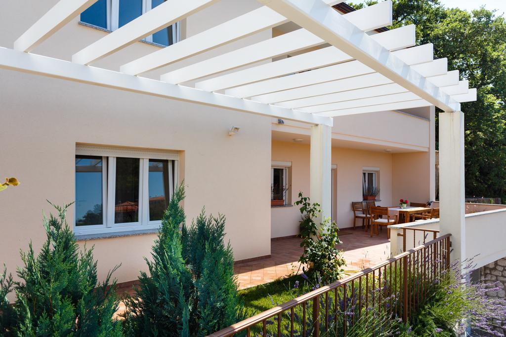 Villa Mirela Apartment เวอร์บนิค ภายนอก รูปภาพ